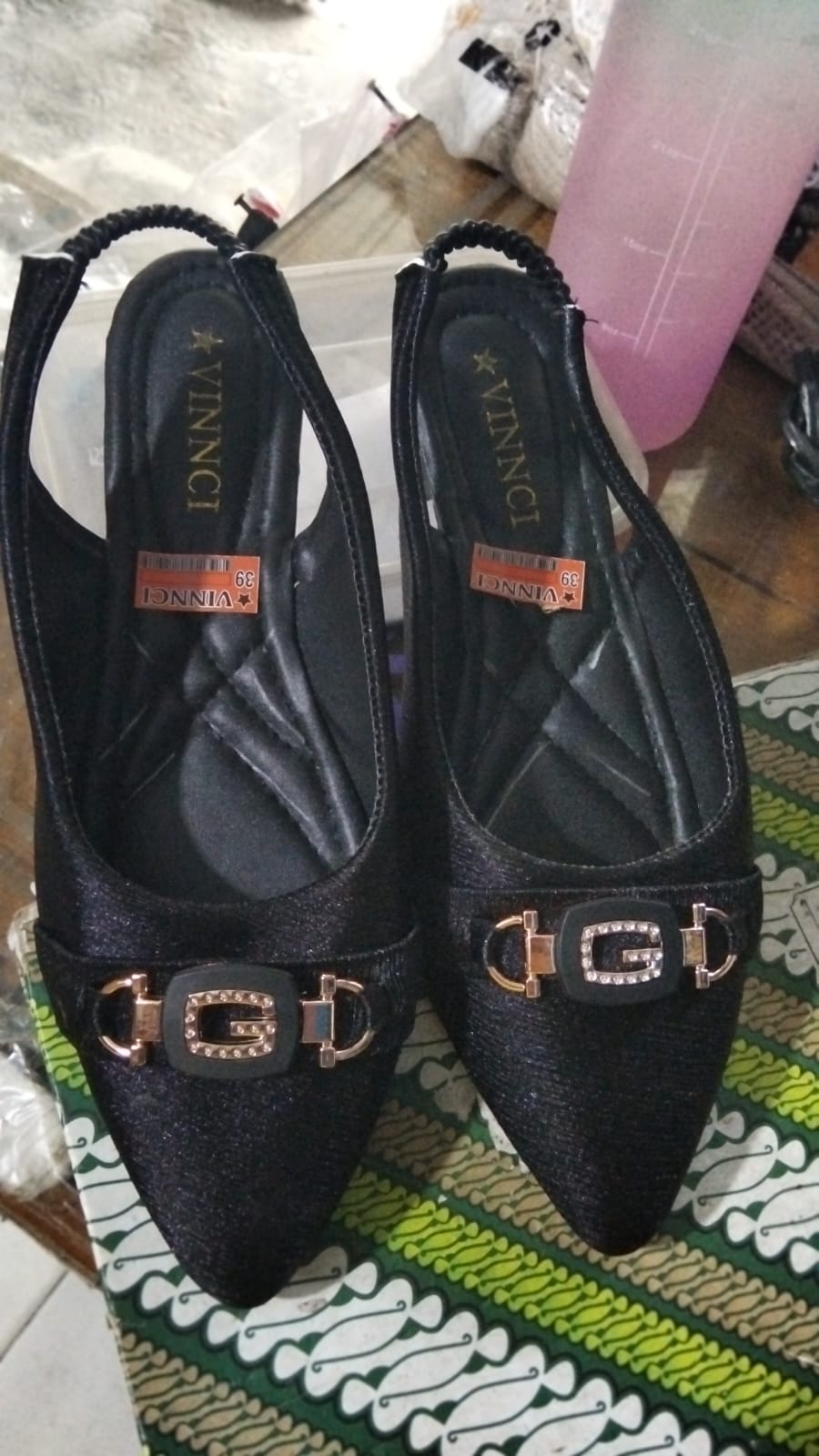 sandal sepatu vinnci