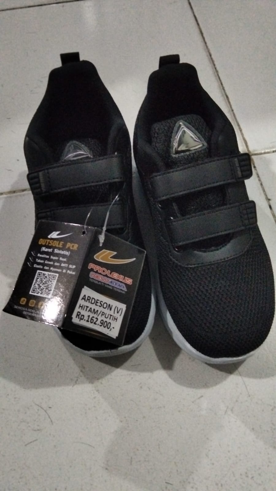 sepatu new era Ardeson (V) hitam putih