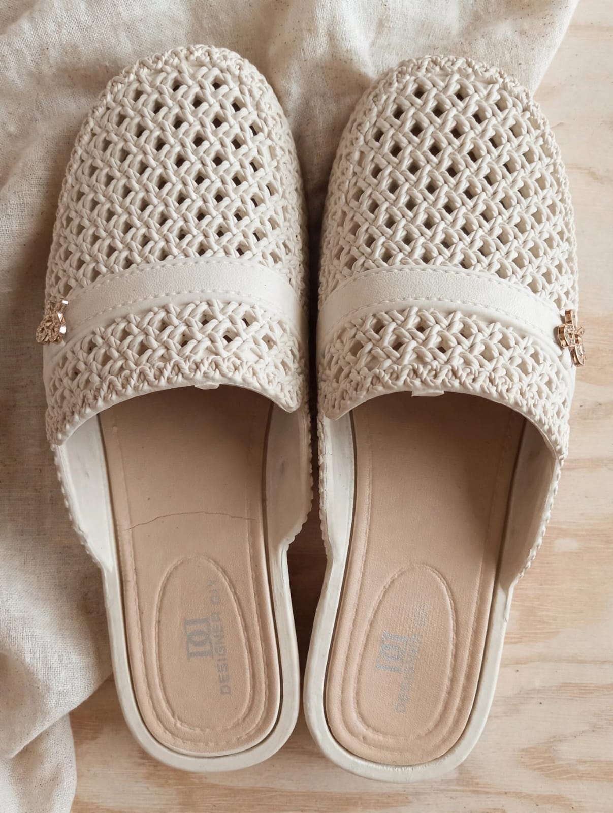 sandal sepatu yutu cewek seri warna (dua ukuran)