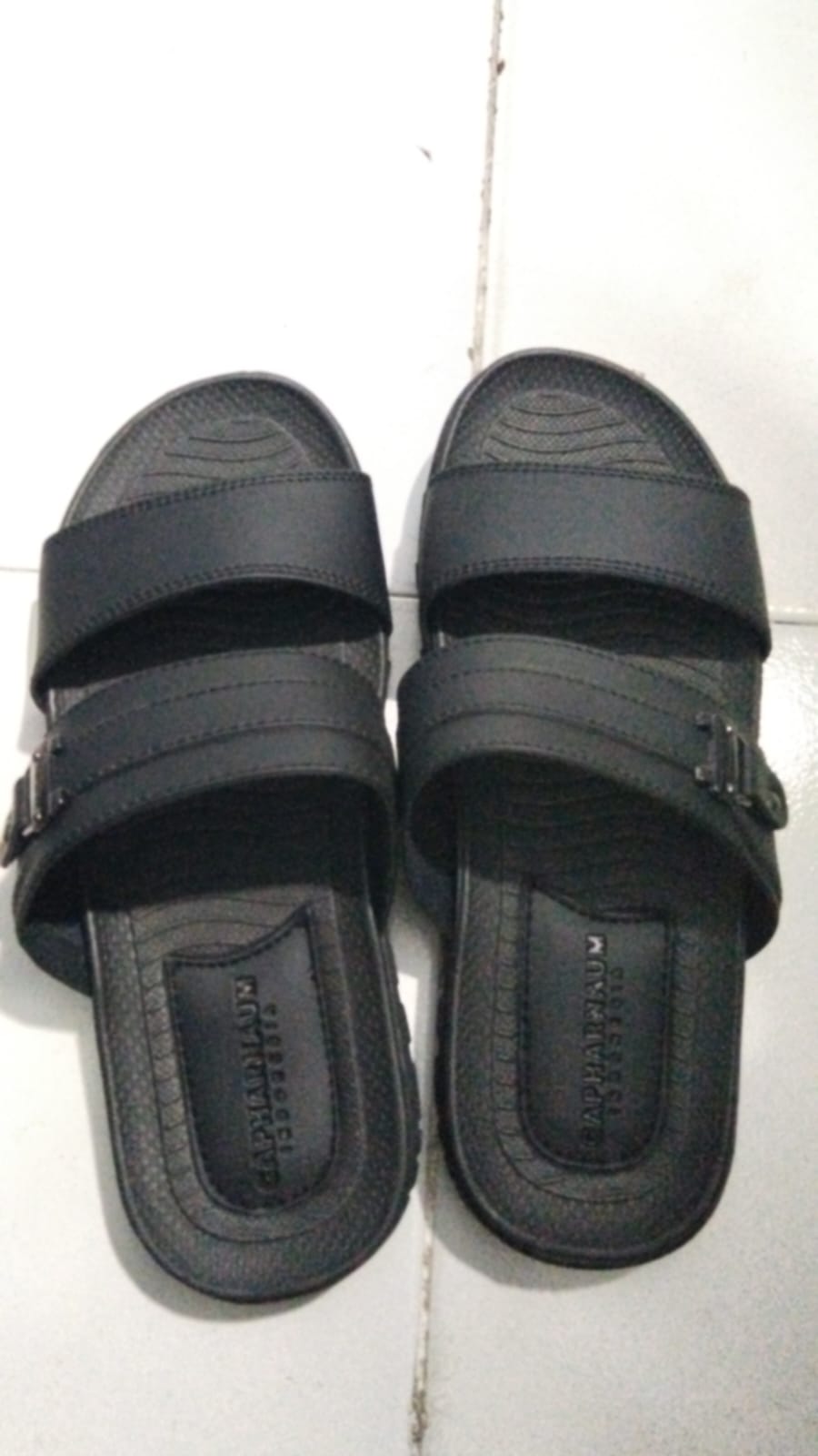 sandal ban2 capharnaum hitam