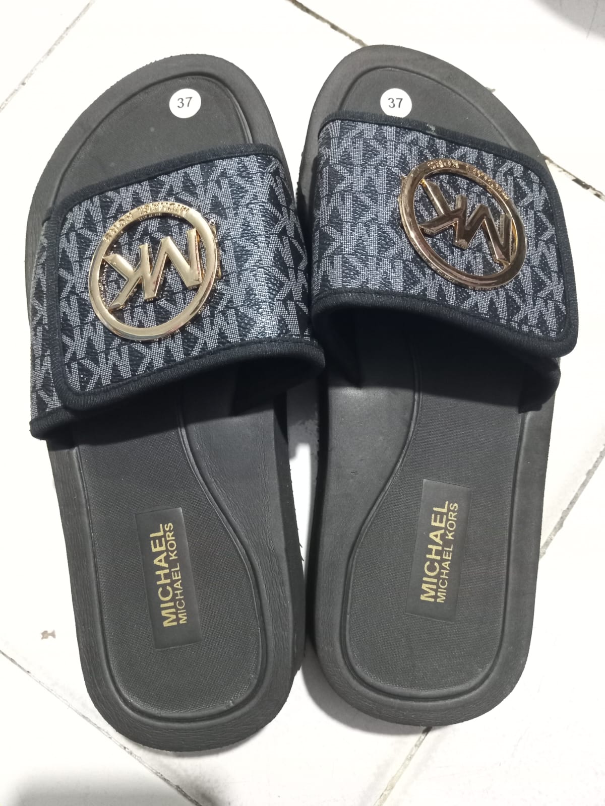 sandal michael kors hitam slop warna