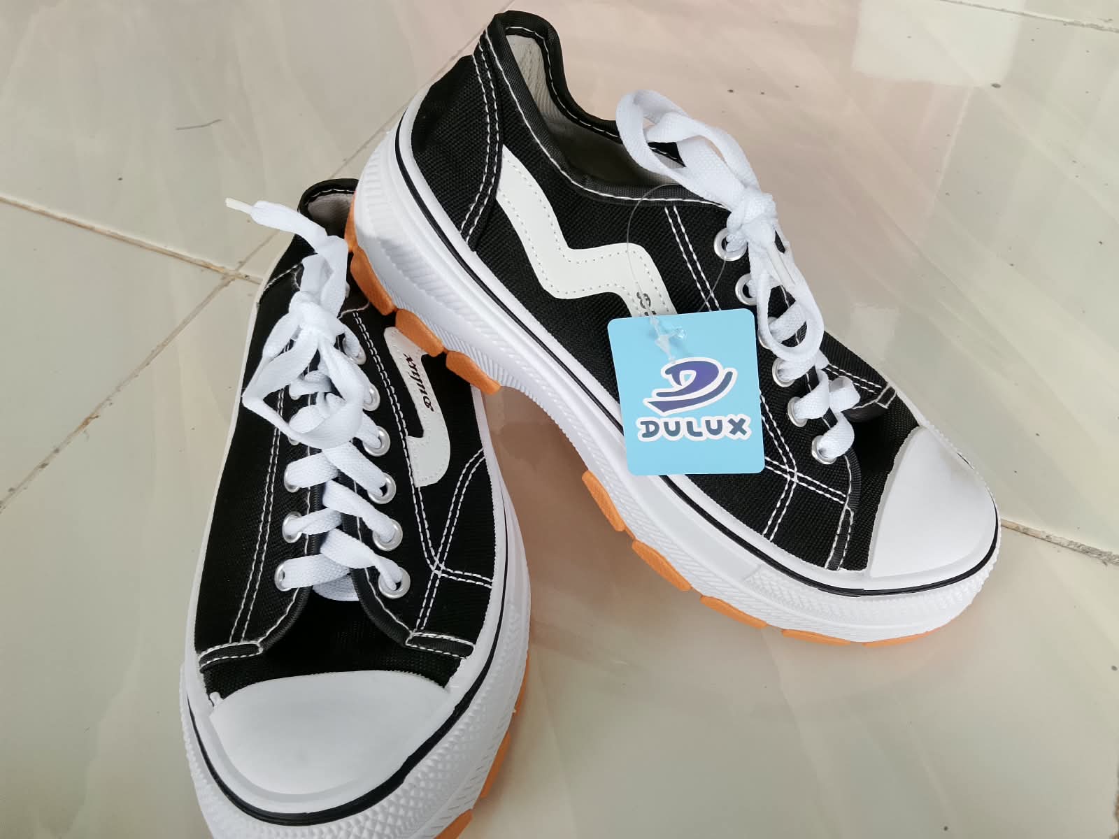 sepatu fashion DULUX motif garis alas orange