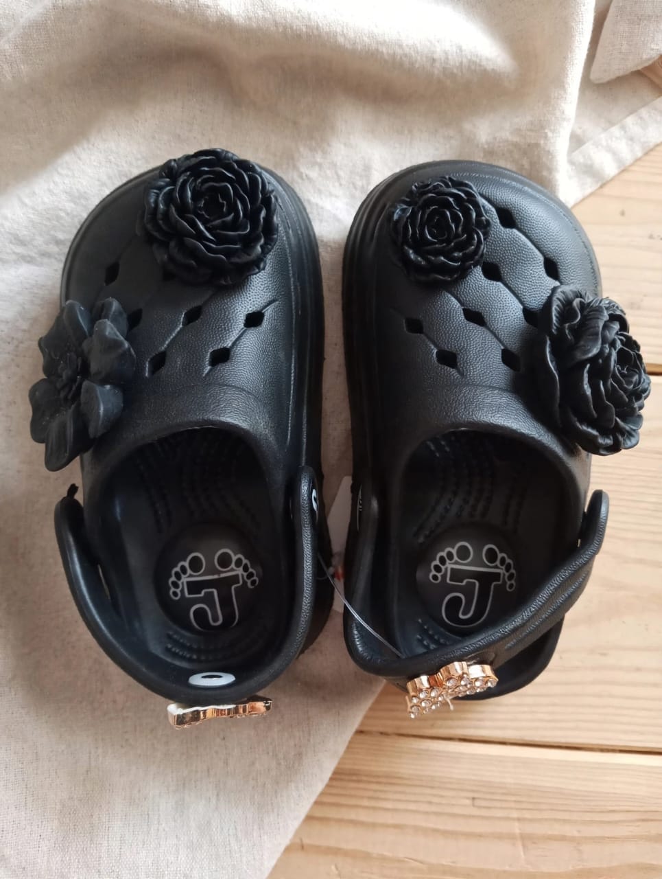 sandal kodok kids mawar bunyi (dua ukuran )